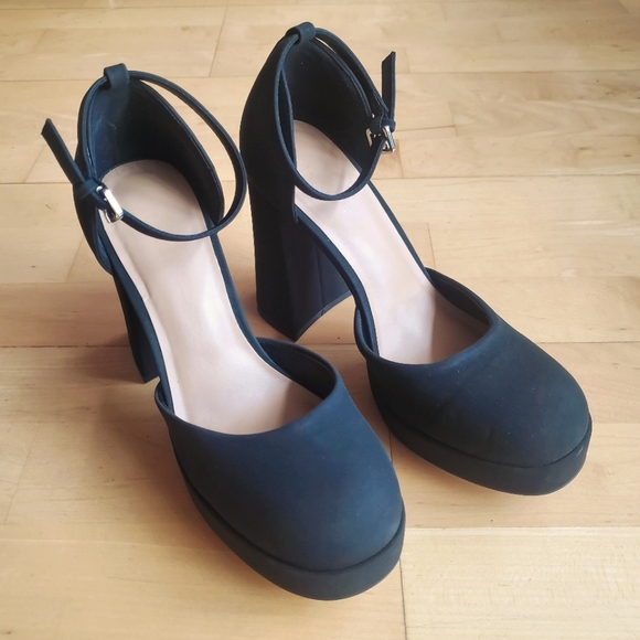 Black Platform High Block Heels - Picture 2 of 5